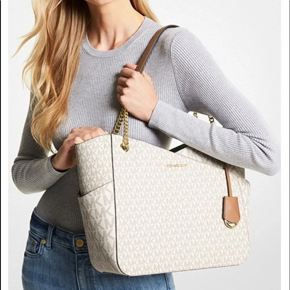 MICHAEL KORS LARGE X CHAIN SHOULDER TOTE VANILLA SIGNATURE